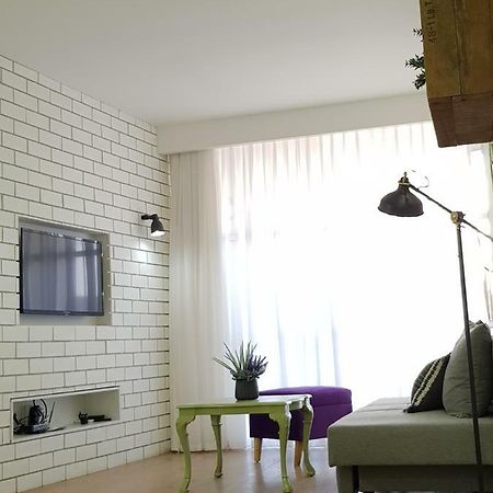 Stylish Apartment With A Patio Close To The Beach Эйлат Экстерьер фото