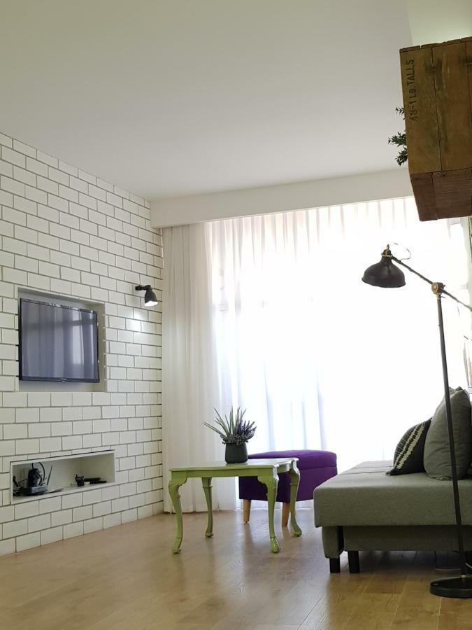Stylish Apartment With A Patio Close To The Beach Эйлат Экстерьер фото